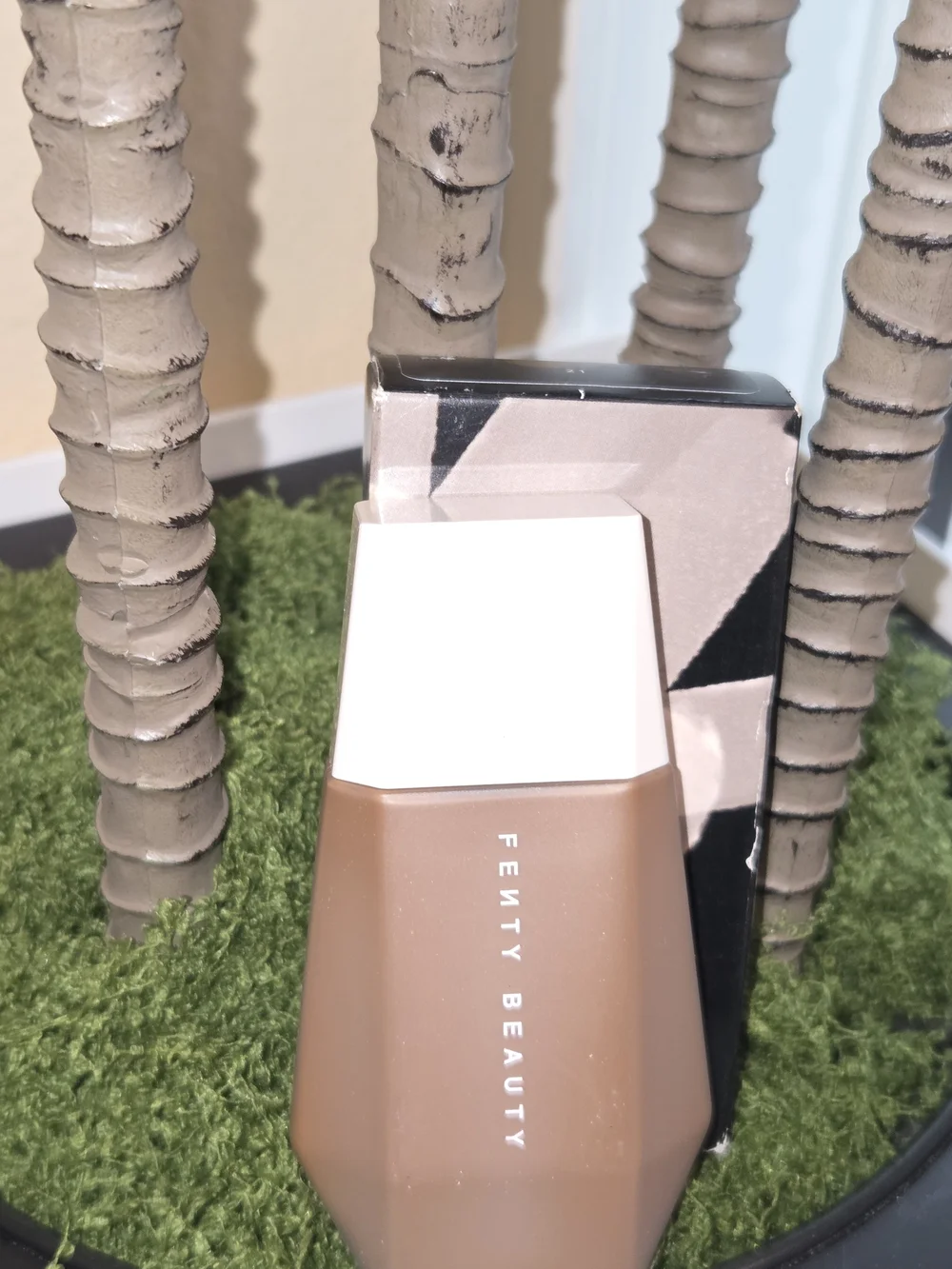 Fenty Beauty Eaze Drop Blurring Skin Tint Shade 21 – 32mL/1.08oz New